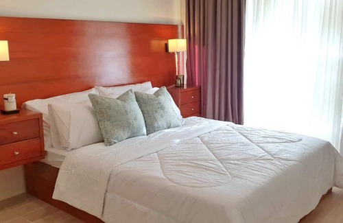 Cebu Condo | 2 Bedroom Condo in Cebu for a minimum of one night stay.