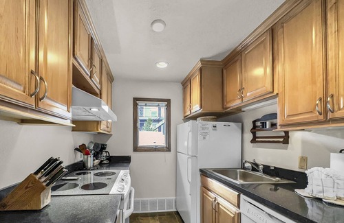 Dillon Condo | 2 bedroom Condo overlooking Lake Dillon CC43