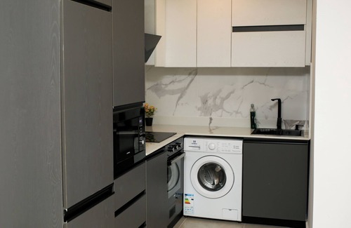 Labadi Apartment | 2-bedroom corporate apartment in brilliant Accra with AC, fitness room