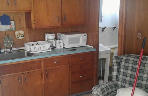 Hampton Cottage | 2 bedroom cottages ocean views from property