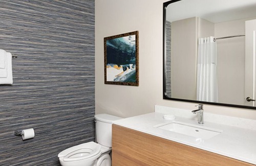 Downtown Atlanta Resort | 2 Bedroom Deluxe Condo, Sleeps 8, Full Kitchen, Centennial Park, Wyndham Atlanta