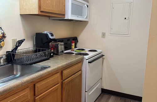 Downtown Pittsburgh Apartment | 2 Bedroom Downtown Apt | Walkable | Safe | Clean