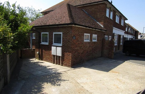 Rottingdean Apartment | 2 Bedroom Flat, spacious with free parking, Rottingdean