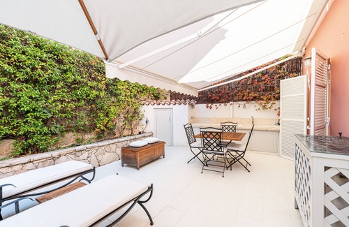 Saint-Jean-Cap-Ferrat Apartment | 2 bedroom apartment with both balcony and private terrace