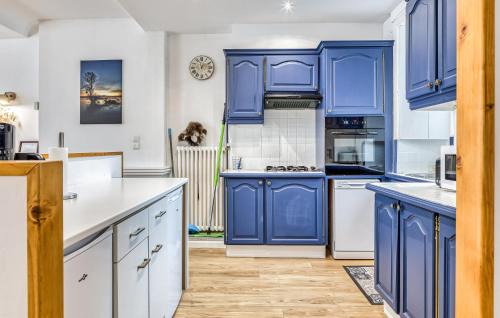 Carentan Apartment | 2 Bedroom Gorgeous Apartment In Carentan