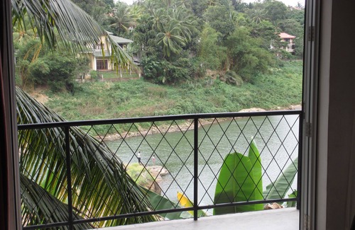 Kandy Apartment | 2 Bedroom ground floor riverside apartment