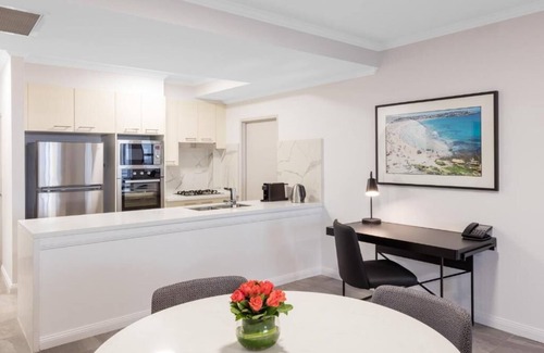 Bondi Junction Apartment | 2-Bedroom Harbour Suite Near to Bondi Beach Sydney