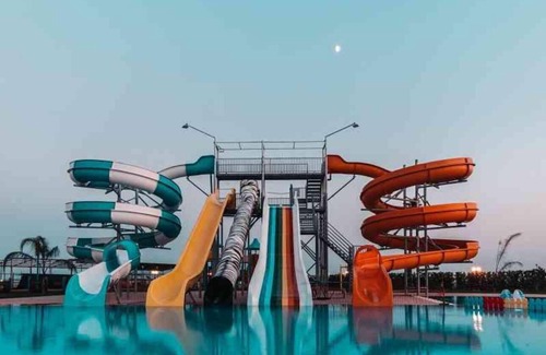 Trikomo Apartment | 2-bedroom hotel apartment with pool , gym, sauna, spa in iskele