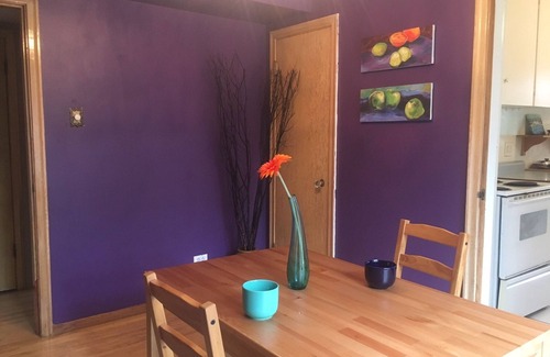 Banff Trail House | 2 bedroom house close to University & Foothill Hospital & Ctrain & SAIT