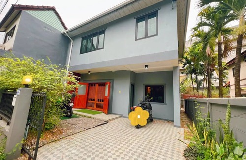 Chang Phueak House | 2-bedroom house in Maya/Nimman with WiFi, AC. Relax & Unwind!