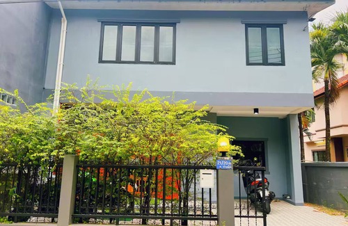Chang Phueak House | 2-bedroom house in Maya/Nimman with WiFi, AC. Relax & Unwind!