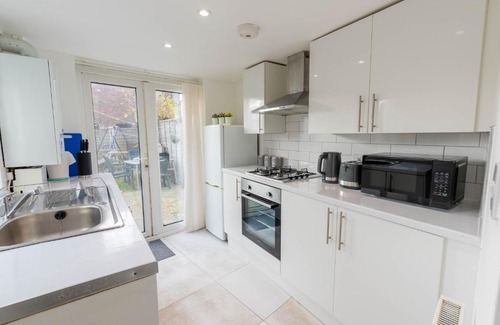 Aylesbury House | 2 bedroom house with free Parking, Aylesbury, Johns st