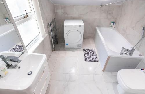 Aylesbury House | 2 bedroom house with free Parking, Aylesbury, Johns st