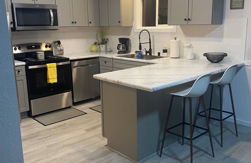 Okanogan County House | 2-bedroom house with a river view in Coulee Dam with WiFi, AC