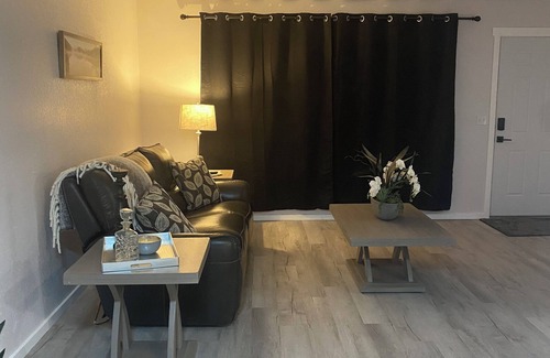 Okanogan County House | 2-bedroom house with a river view in Coulee Dam with WiFi, AC