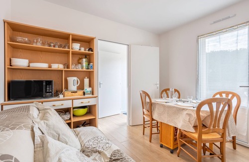 Curzon House | 2-Bedroom Independent Accommodation for 4 to 6 People, 20 Minutes from the Beach