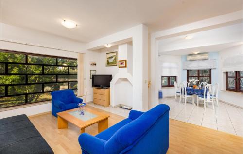 Milcetici Apartment | 2 Bedroom Lovely Apartment In Zidarici