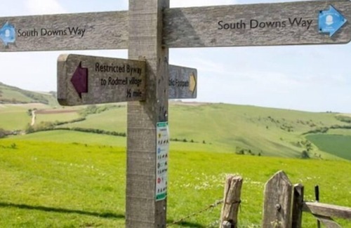 Winchester Cabin | 2 Bedroom, Luxury Woodland Lodge (sleeps 4)