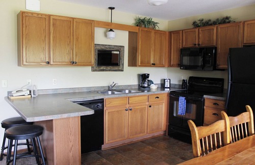 Eagle River Condo | 2 bedroom Lynx Lake condo in Eagle River WI