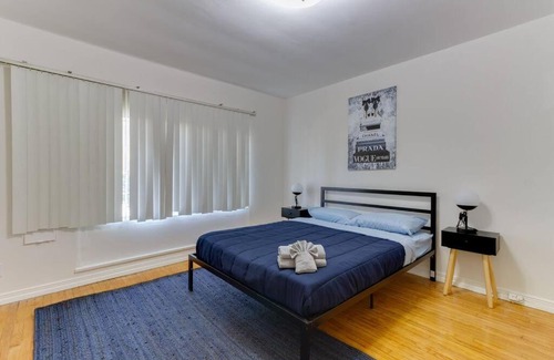 Rampart Village House | 2 Bedroom Mid-Wilshire Charmer close to Downtown