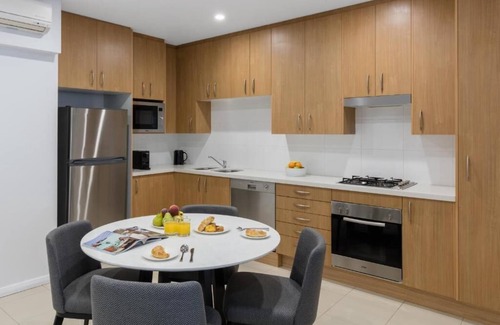 Waterloo Apartment | 2 Bedroom Modern Suite at Waterloo Sydney