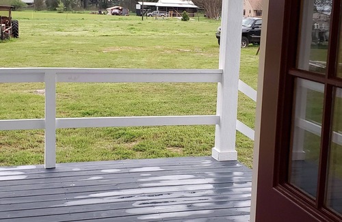 Lone Star House | 2 bedroom, one bath house with Lakeview to Lone Star Lake.