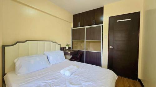 Taguig Apartment | 2 bedroom resort type free parking Wifi Netflix