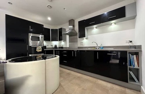 Stockton-on-Tees House | 2 Bedroom Riverside Property with Roof Terrace