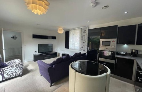 Stockton-on-Tees House | 2 Bedroom Riverside Property with Roof Terrace