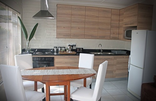 White River Cottage | 2 Bedroom SELF CATERING COTTAGE in White River, Mpumalanga, South Africa