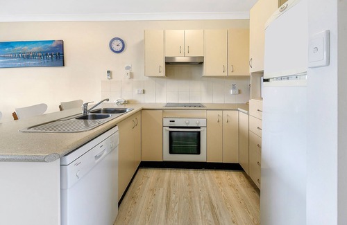 Korora Apartment | 2 Bedroom Spa Apartment