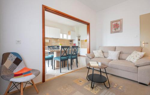 Lokvicici House | 2 Bedroom Stunning Home In Lokvicici