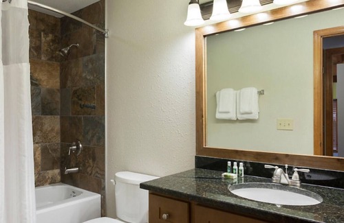 Gatlinburg Resort | 2 Bedroom Townhome at Bluegreen's MountainLoft Resort