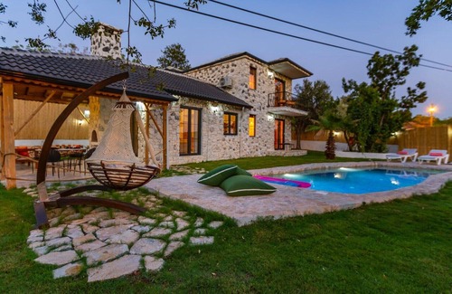 Uzumlu Cottage | 2 bedroom Traditional Village House with Private Swimming Pool - High Privacy