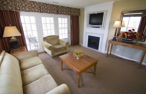 Berkeley Resort | 2 Bedroom unit at Greensprings Resort