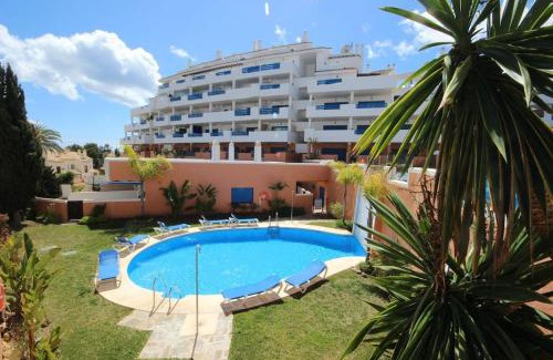 Castillo de Sabinillas Apartment | 2 bedrooms sea and pool view apt in Duquesa Golf & Gardens Manilva