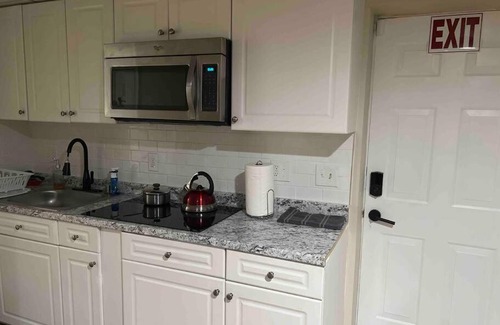 Clinton Apartment | 2 bedrooms private entrance unit in Clinton MD/MGM