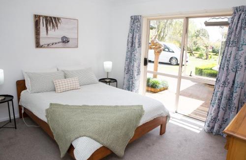 Tamahere Apartment | 2 Bedrooms with Garage right on Te Awa River Ride