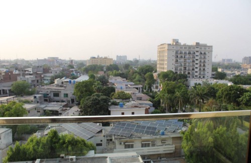 Lahore Apartment | 2 Bedrooom Apartment in the Heart of Lahore with Gym Access