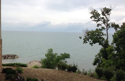 Geneva-on-the-Lake Condo | 2 BR/2 Ba Lakefront Condo 211-open concept kitchen/living and dining room