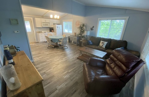 Lake Ozark Condo | 2 BR CONDO CLOSE TO EVERYTHING. MARIJUANA FREE ENTIRE COMPLEX