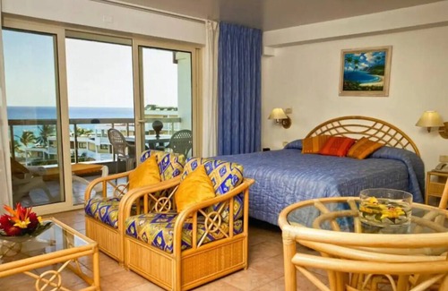 Maho Resort | 2/BR Condo in Royal Islander La Terrasse Resort