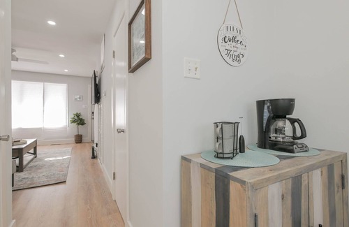 Southend House | 2-BR Sea Coral Beach House - 1.5 blocks from beach