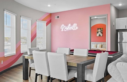South Nashville Apartment | 2 BR, Sleeps 6, Free Wifi, 8 Min to Downtown!
