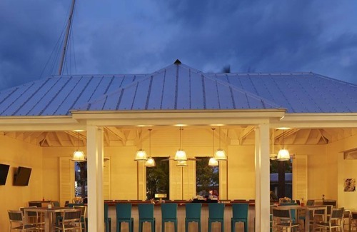 Historic Seaport House | 2 BR Spacious Suite w/Living Area and Balcony | Outdoor Pools