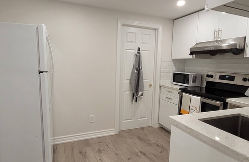 Pleasant View Apartment | 2-BR Unit with en-suite Baths, Private Kitchen & Living Rm near Seneca