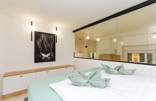 Palace District Apartment | 2 BR w AC Extravagant Gallery Loft by NeWave Apartments