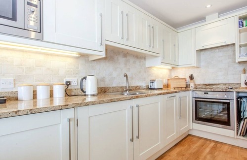 Bigbury-on-Sea Cottage | 2 BURGH ISLAND CAUSEWAY, family friendly, with pool in Bigbury-On-Sea