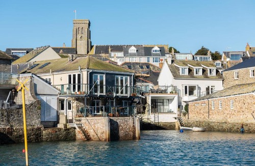 Salcombe House | 2 Clifton Place