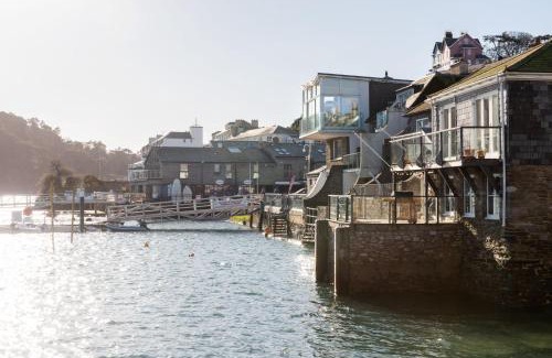 Salcombe House | 2 Clifton Place
